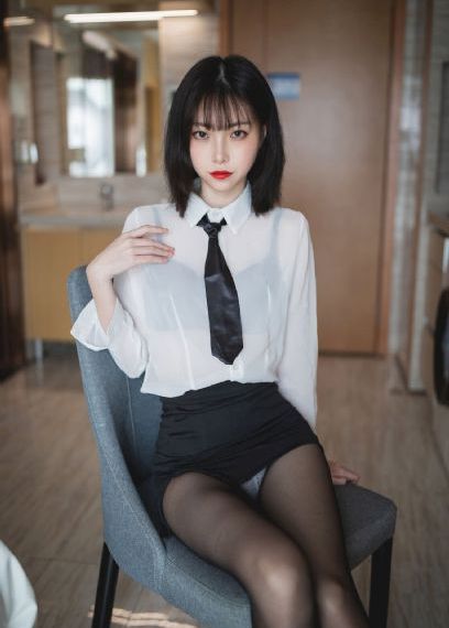 国产美女免费插B张柏芝视频？_超清电影免费在线