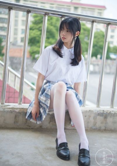 年轻的女教师4在线观看_超清手机免费观看完整